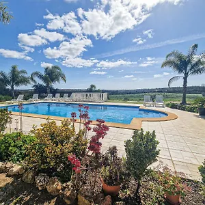  Vakantiehuis Quinta Do Bravo - Swimming Pool - By Bedzy